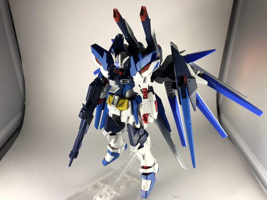 接続部はブレイブの物を使っているのでファンネルコンテナも装備可能