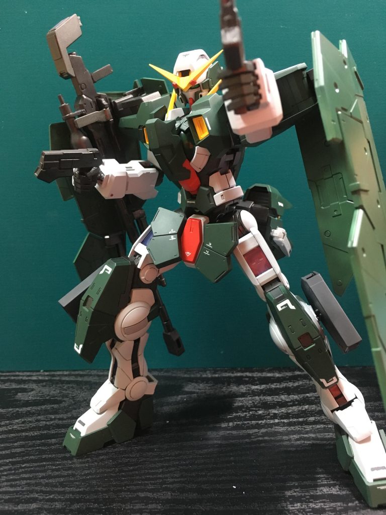 ガンダムデュナメスwithハロ–2枚目/制作者：もりきょー