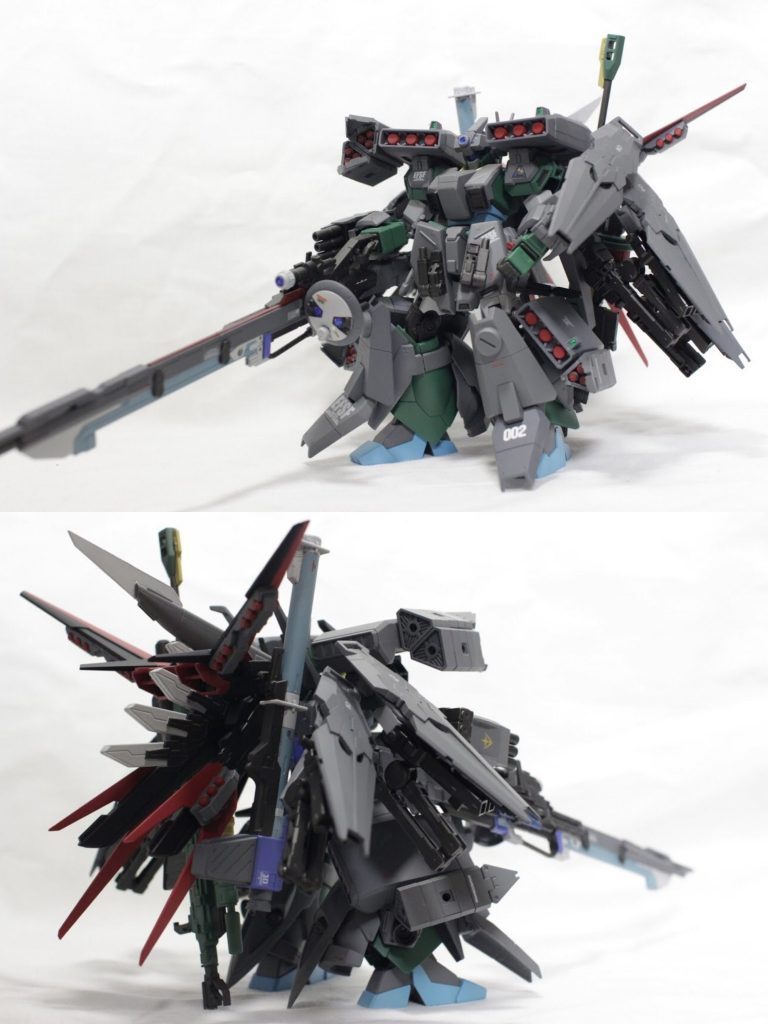 まずは前後写真。特徴はやはり大型のバックパックとロングライフル「ビームスナイパーランチャー」。これでも一応自立します。