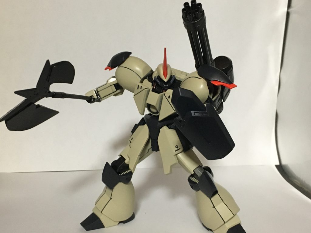 アックスは持ち手部分を一部取り外すことで片手斧サイズにもできます