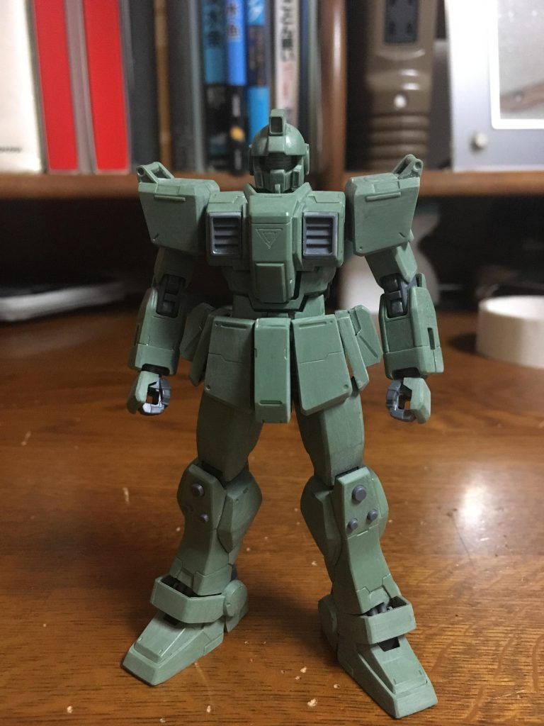 先ずは下処理。400番〜800番のペーパーでパーツ成型とキットの下処理を。