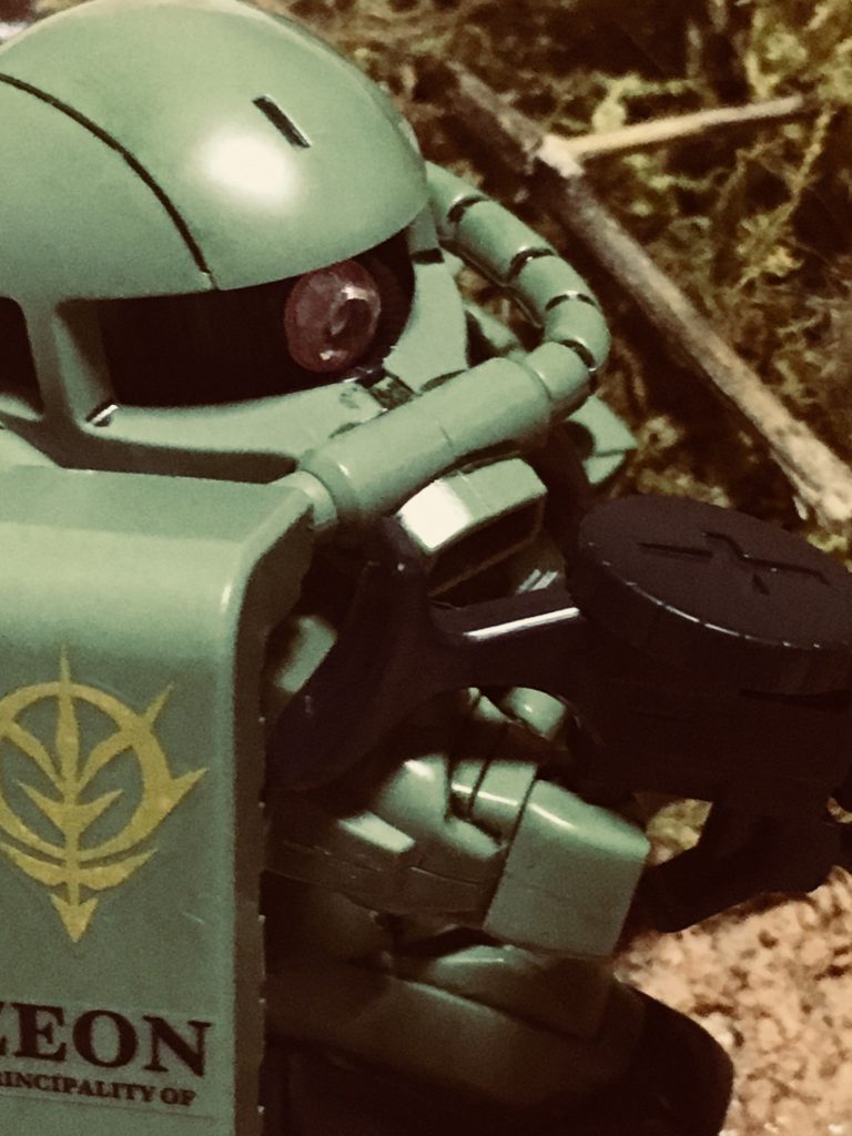 SDザク、サンボルのザクのデカール貼りました。