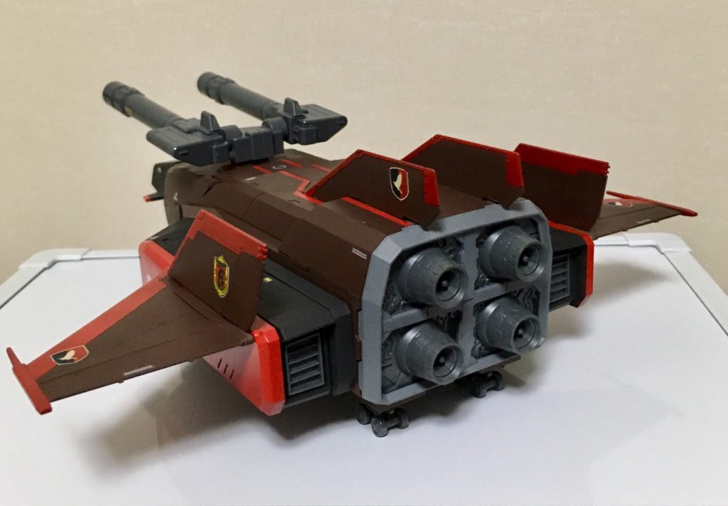 モンザレッド＋レッドブラウン＋ジャーマングレーの三色で塗り分けました。