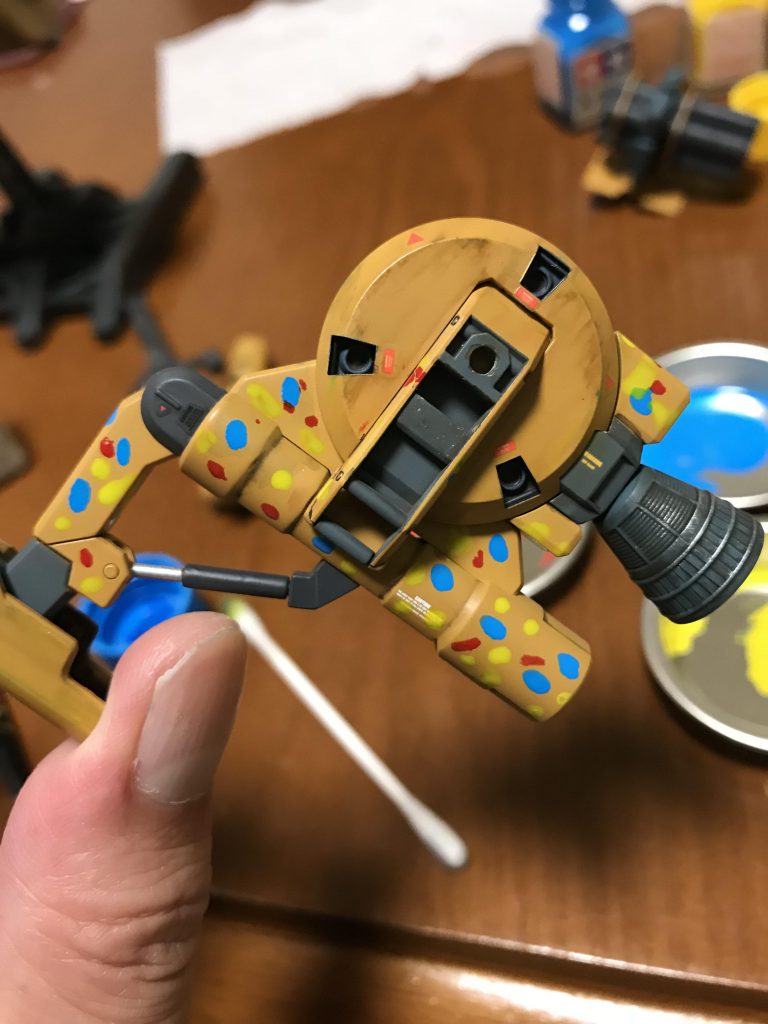 ネットで見たこんなやり方で汚しをやってみました。