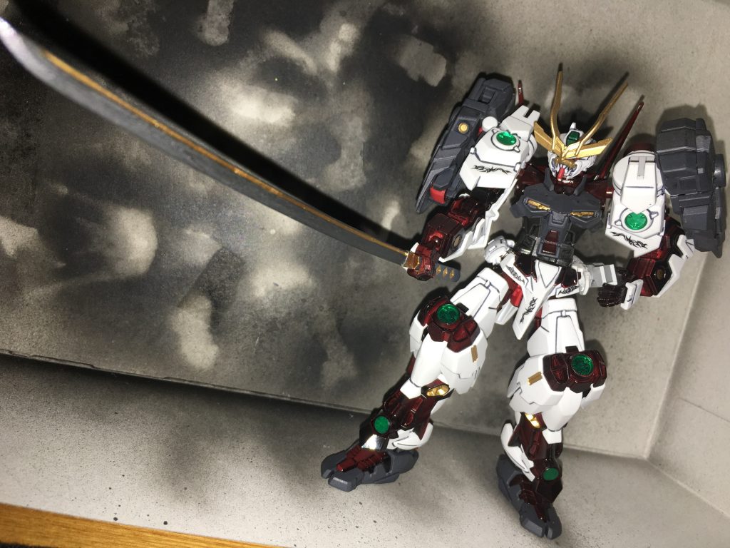 太刀も片手でほほいのホイ