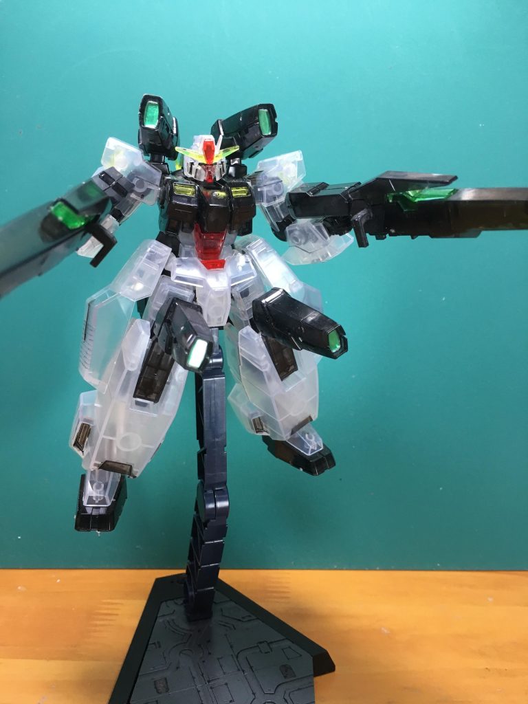 ヴァーチェ以上に高火力で、比較的頭身が高くなったので、個人的にはセラヴィーが好み。全体として2ndシーズンのガンダムタイプは小顔でスタイリッシュな印象が強いです。