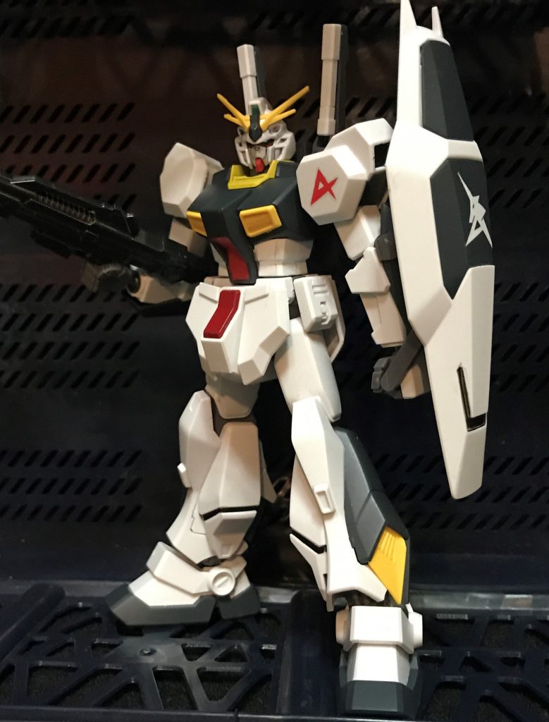 部分塗装です。白い部分は無塗装です。