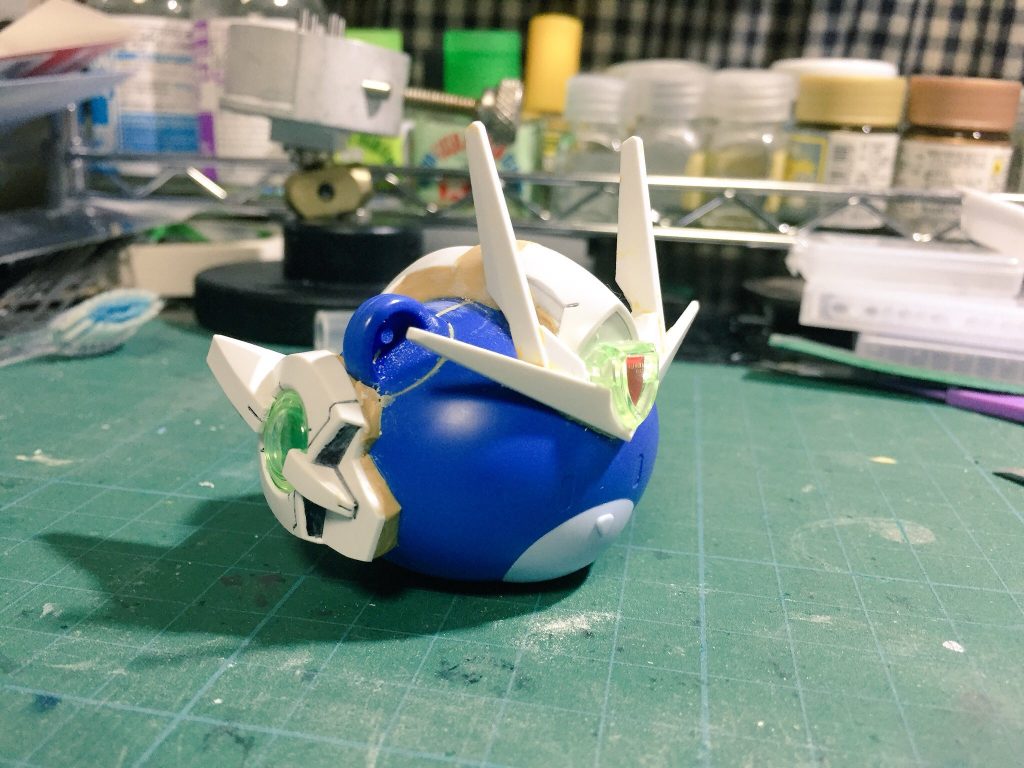 パテを盛って形にしてみる