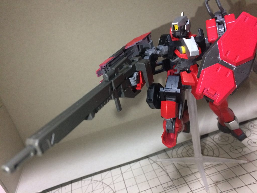 遠距離用のロングライフル。パイロットは狙撃を好むのでよく多用している