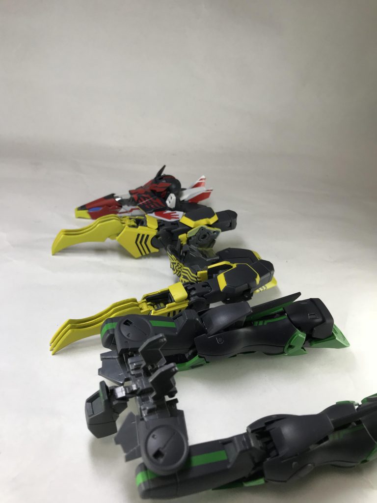 ベースのプラモデルはVガンダムver.Kaを使用しているため分離変形合体できる仕様
タカ・ファイター、トラ・ハンガー、バッタ・ブーツにそれぞれ分離
つまり、今後増える予定の別コンボを差し替えて組み合わせることが出来ます