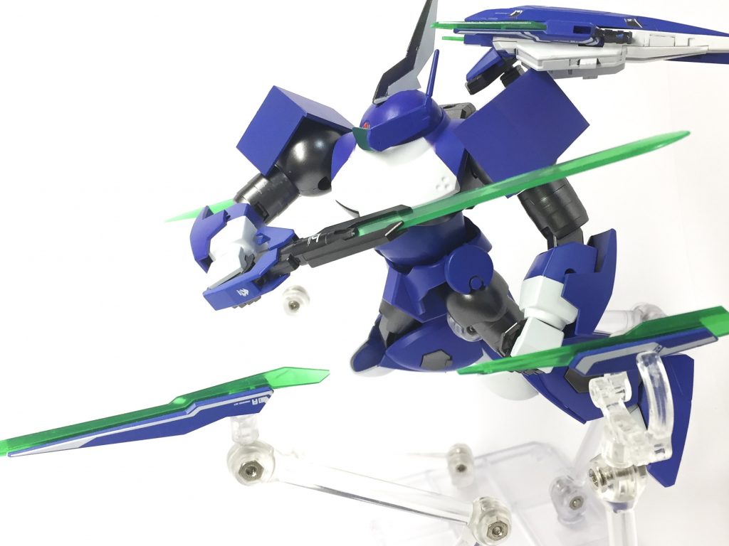 後から来るクアンタの為の武装を守りながらELSと戦うとかちょっと難易度高すぎませんかねぇ…