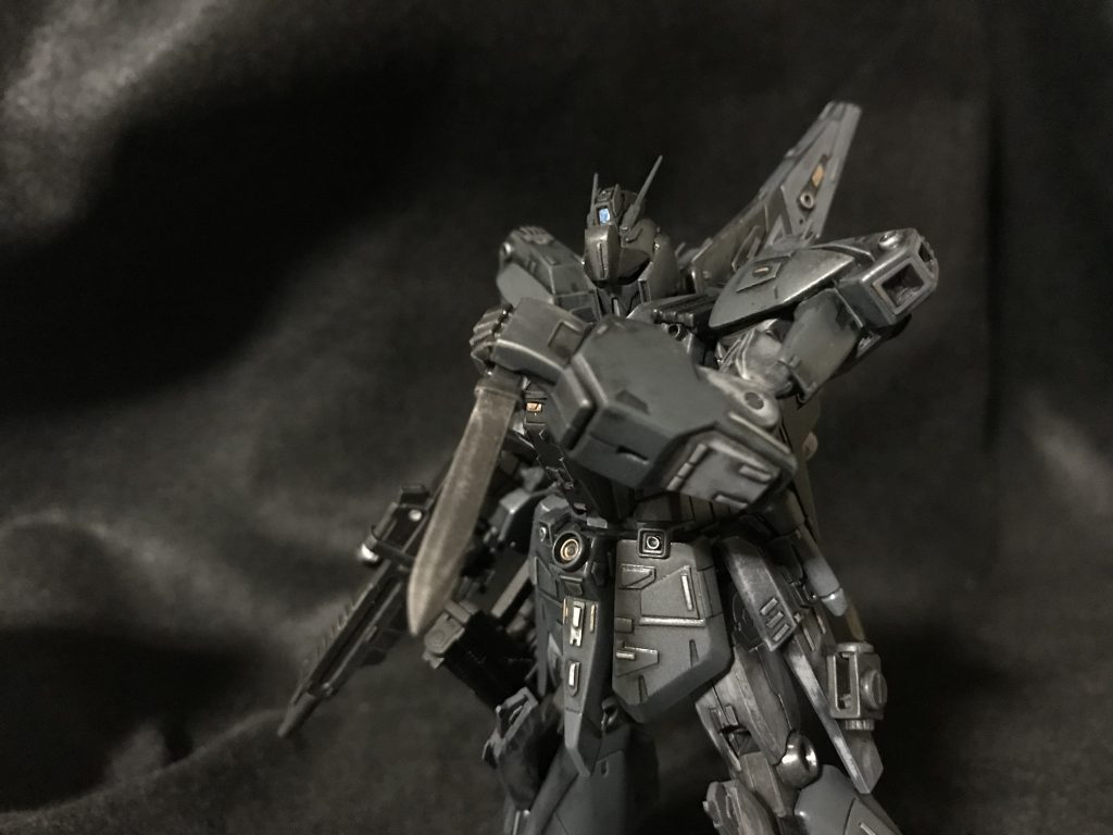 MGS4風にナイフを装備してます。
これで、CQCやるんだ。笑