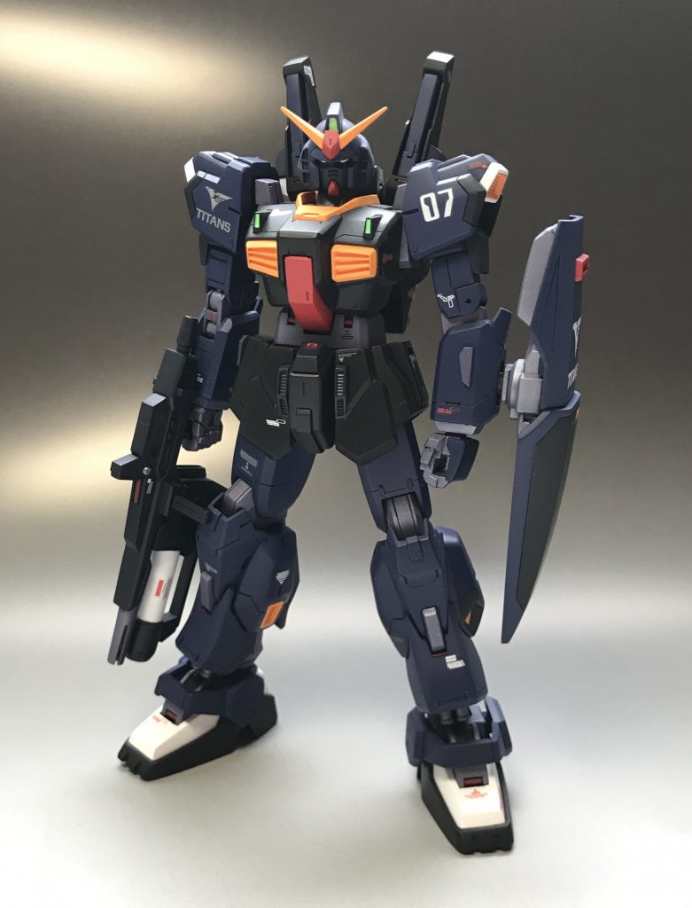 目が見えてる正面画像も...