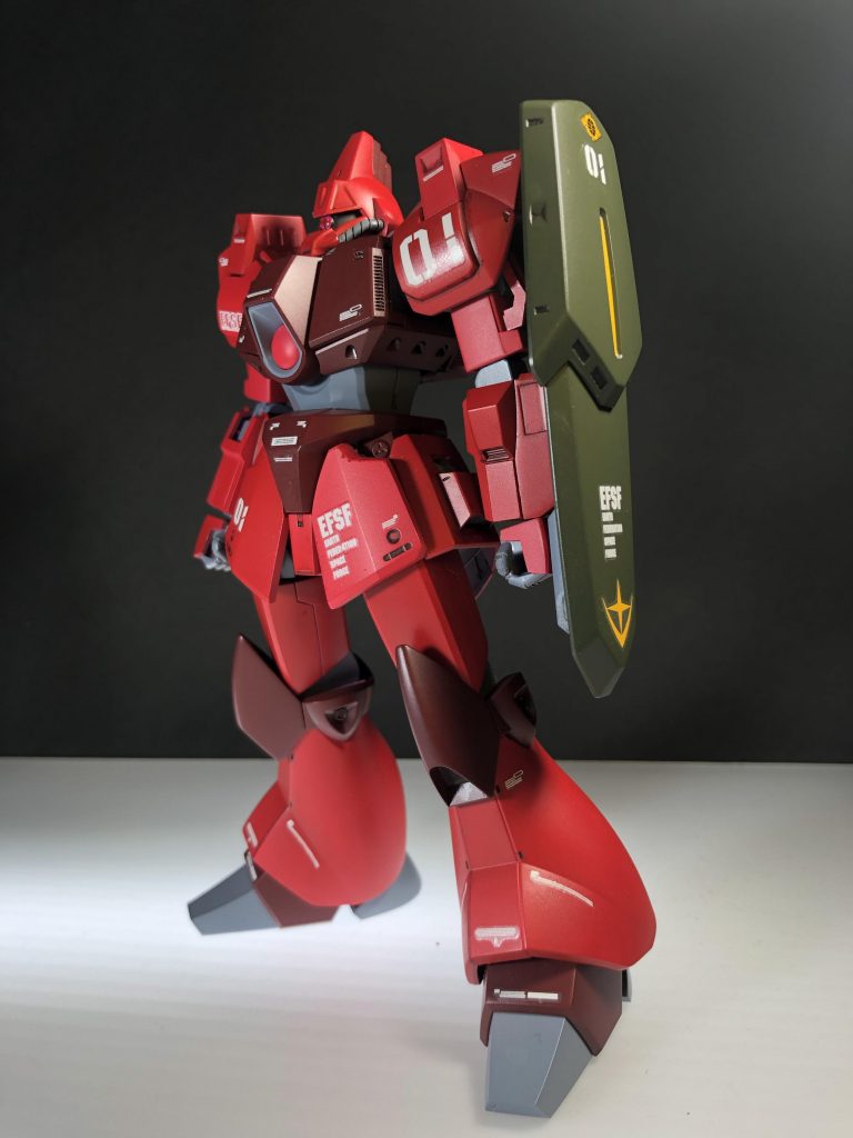 鮮やかな赤にこだわりました。