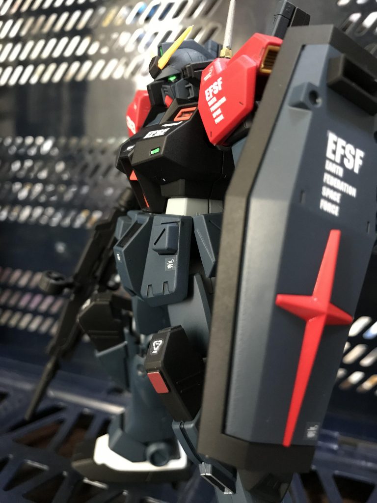 頭腕バックパックマークⅡ、胴体スナⅡ、足ジムⅢ、前垂れクウェル、武器ペイルライダー
等、余り物で作成してます。