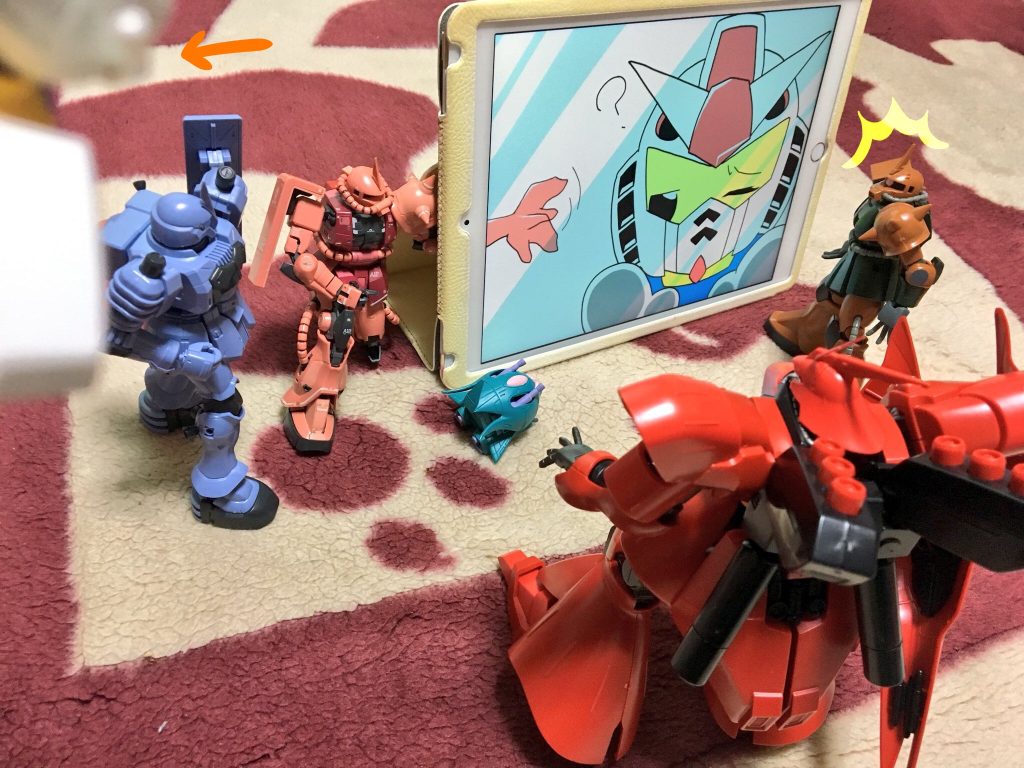 赤ザク:ガンダムー、撤収するぞー
ダム:ええーもう? つまんないのー
サザ:まさか本当に、液晶の中に入ってたって嘘をつき通すのか