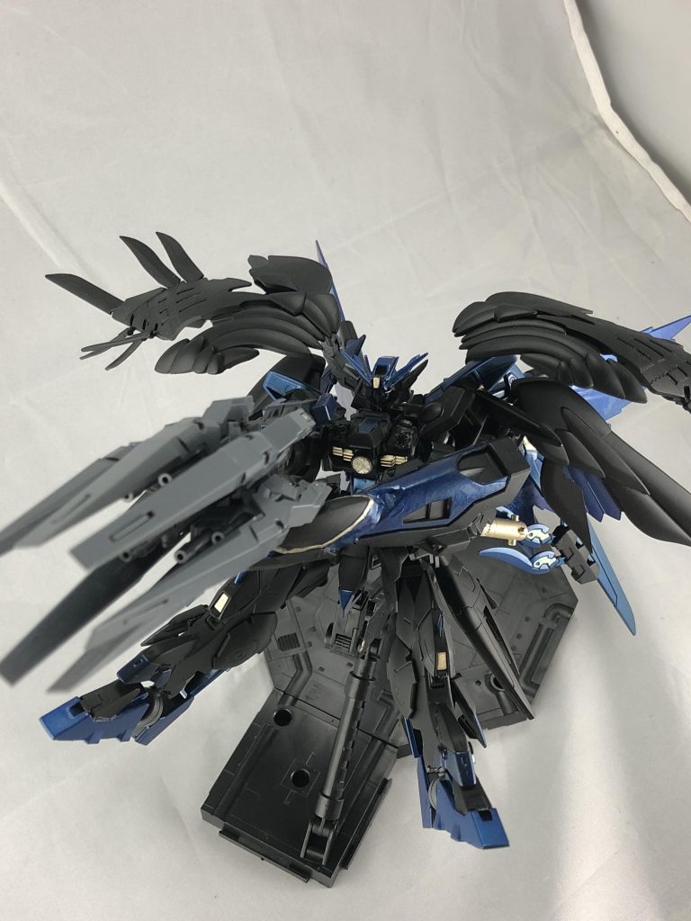 八枚翼完全展開とツインバスターライフル・ドッペルト。