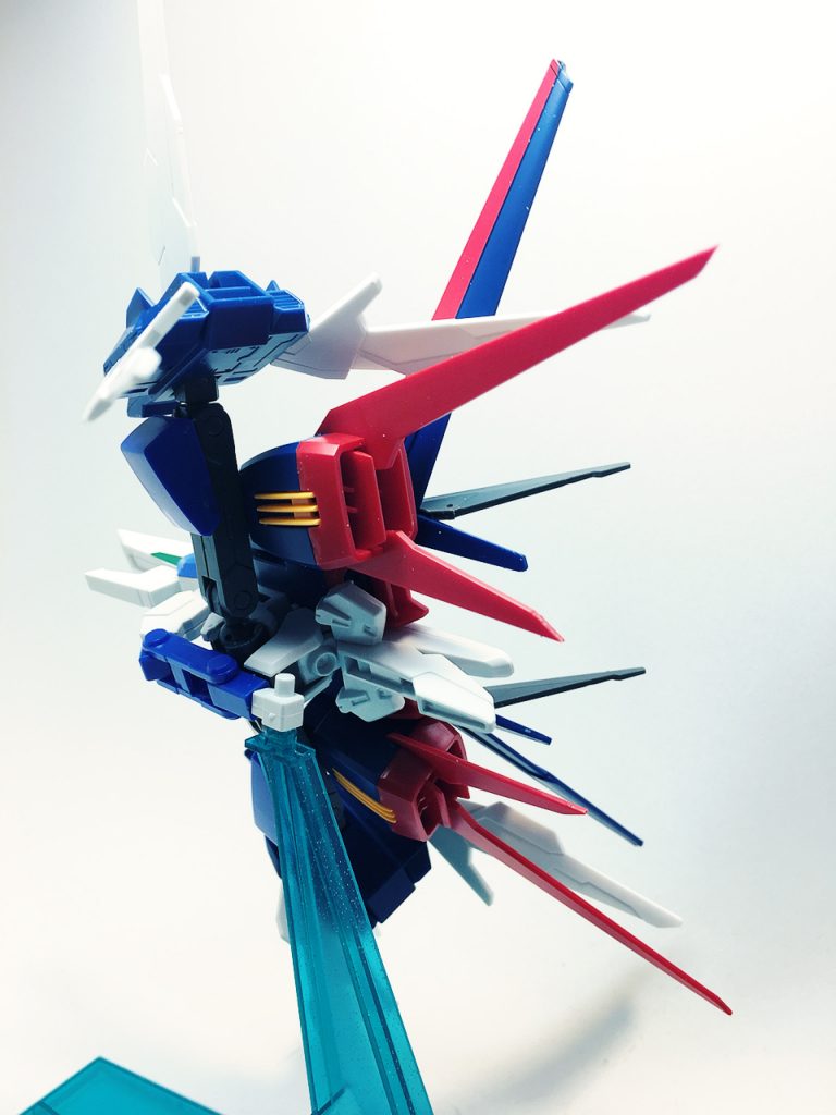 スラスター後部中央にスラスターが追加されています!
これにより更に推力を得ることが可能です!