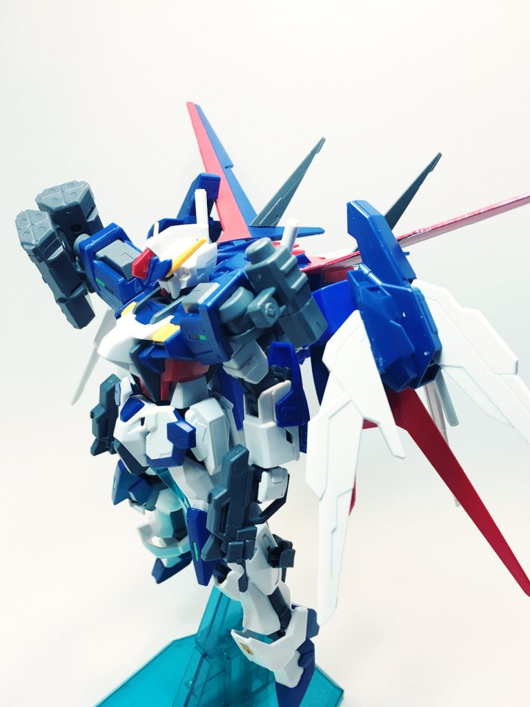 ## 合体状態
トールストライカーヴレイブ、強化された脚部スラスター等により、更なる高速戦闘が可能となりました!!!