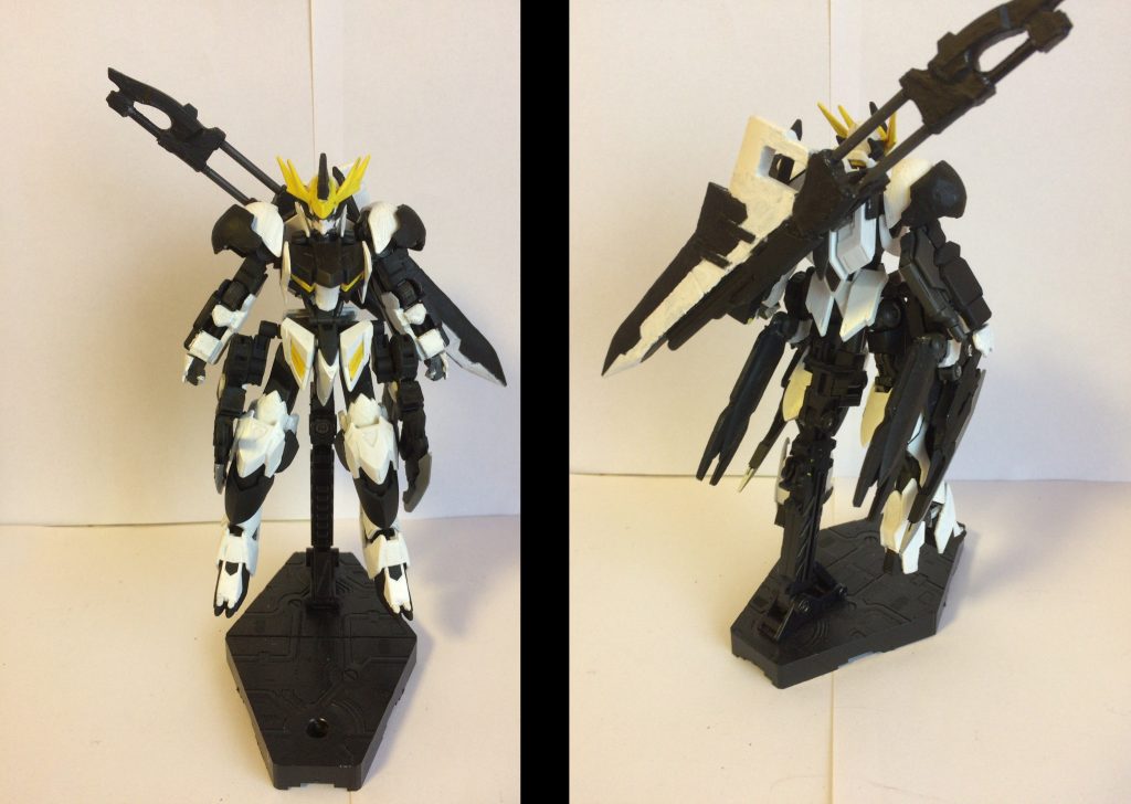 テイワズ傘下の傭兵によってデブリ帯で発見されその後「歳星」に持ち込まれた
パイロットの近接戦闘を好むスタイルから
「ルプスレクス」に改修したことによって不要となった
「ルプス」の予備パーツを使用し現在の姿となった。
装備も大半は元々搭載されていたものや「バルバトス」、「ルプス」の物の流用や
テイワズで開発された試作品だが、「マルチメイス」のみはパイロットが以前から使用していた
物を改修した物である。