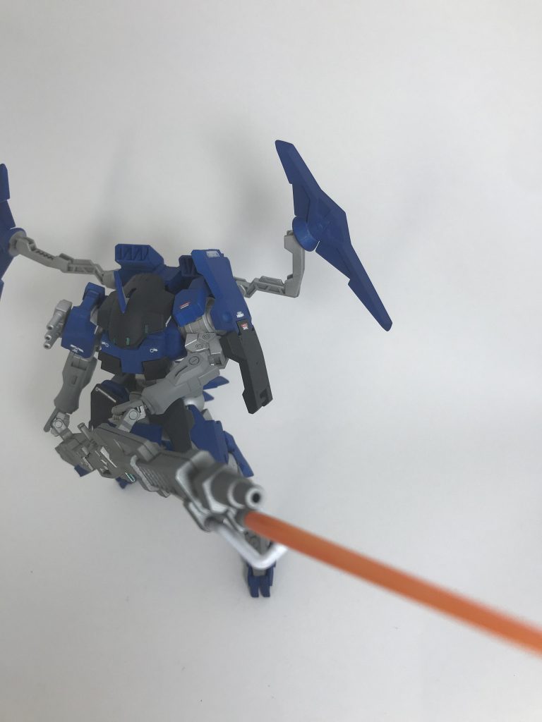 GNスマートガンを構えて。
長い武器は好きだけど上手く撮影出来ない…