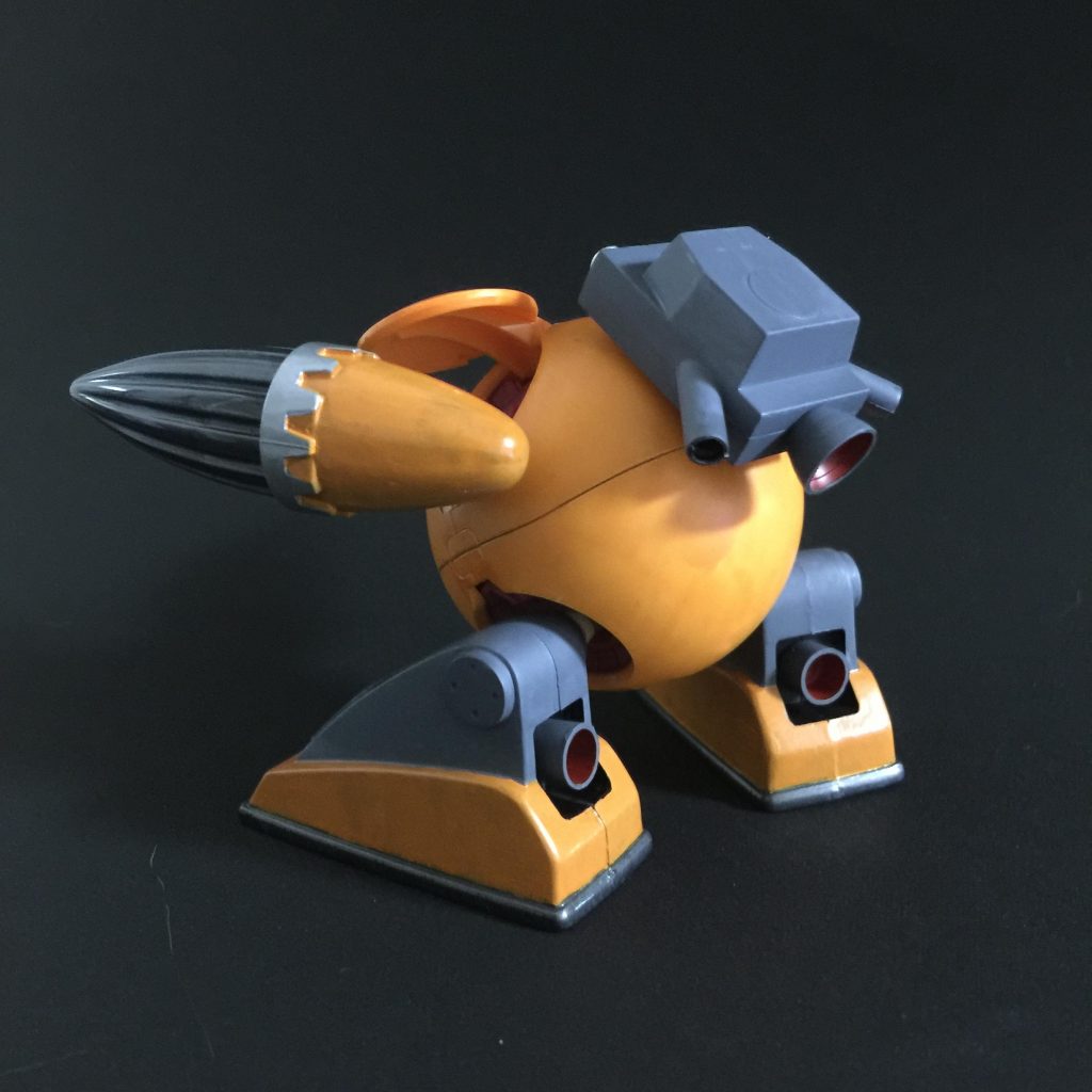 旧キットアッグからパーツを移植してます。
バックパックは真鍮線で固定しました。