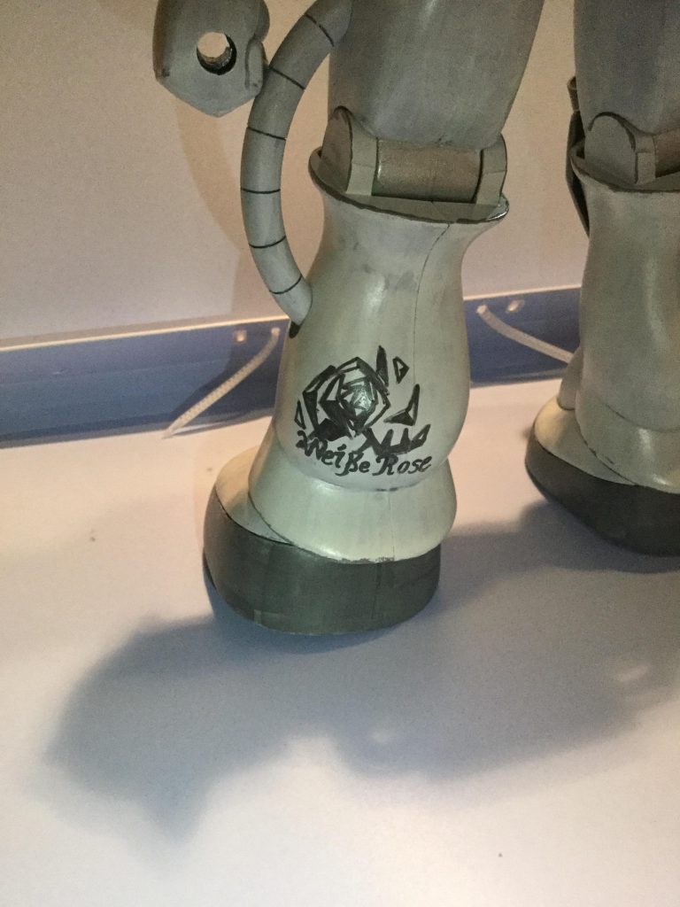 後ろのマーキングその2
ついでにヴァイスローゼのマーキングを施してみましたが、若干後悔気味です。