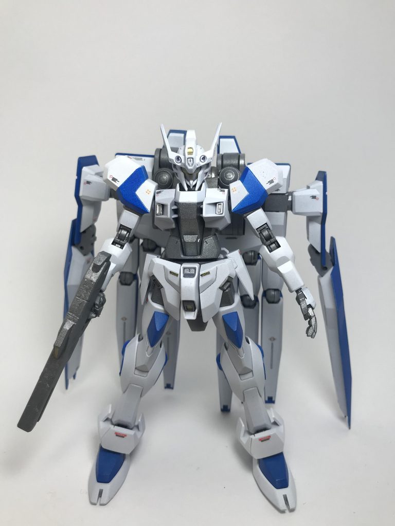 正面から 主に青と白で塗装しました。