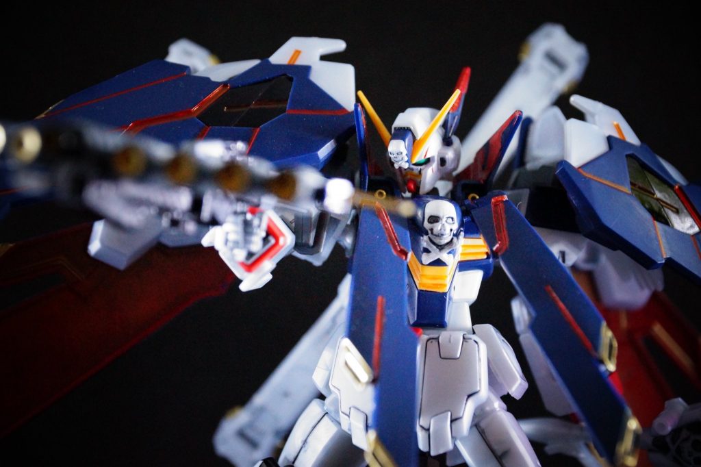 クロスボーンシリーズは総じて睨みがかっこいい…しゅき…