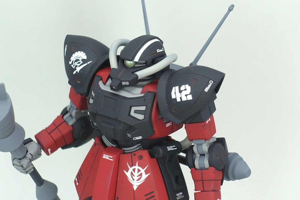 右肩や右脛にある部隊マークっぽいのは
拾ってきたマークを適当に組み合わせて作りました