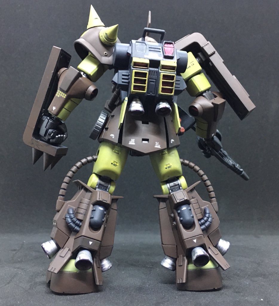 背面。