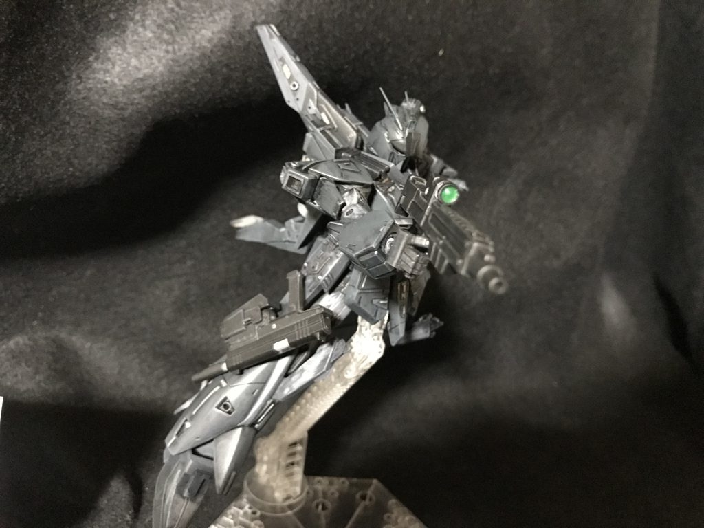 ライフルは少しいじって、スコープ付けてます。