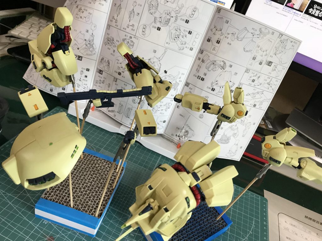 墨入れしてトップコート拭いてます。