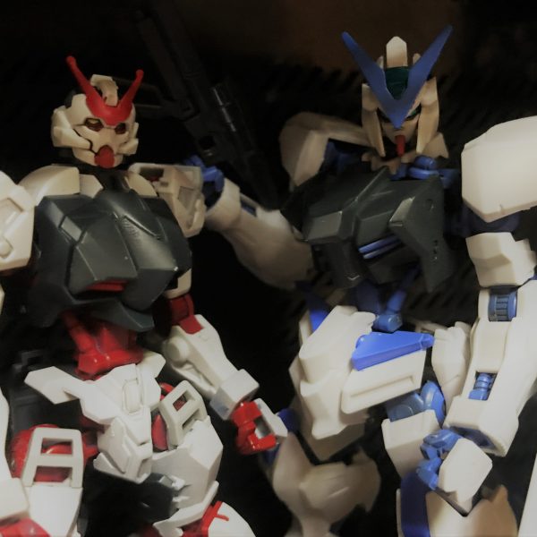 ブルー＆レッドフレーム