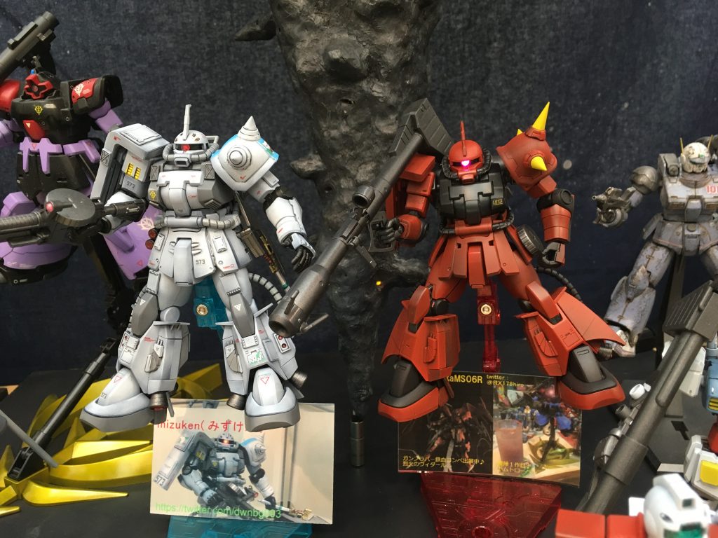 みずけんさんのシンマツザクとジョニザクアバオアクー前にて(笑)