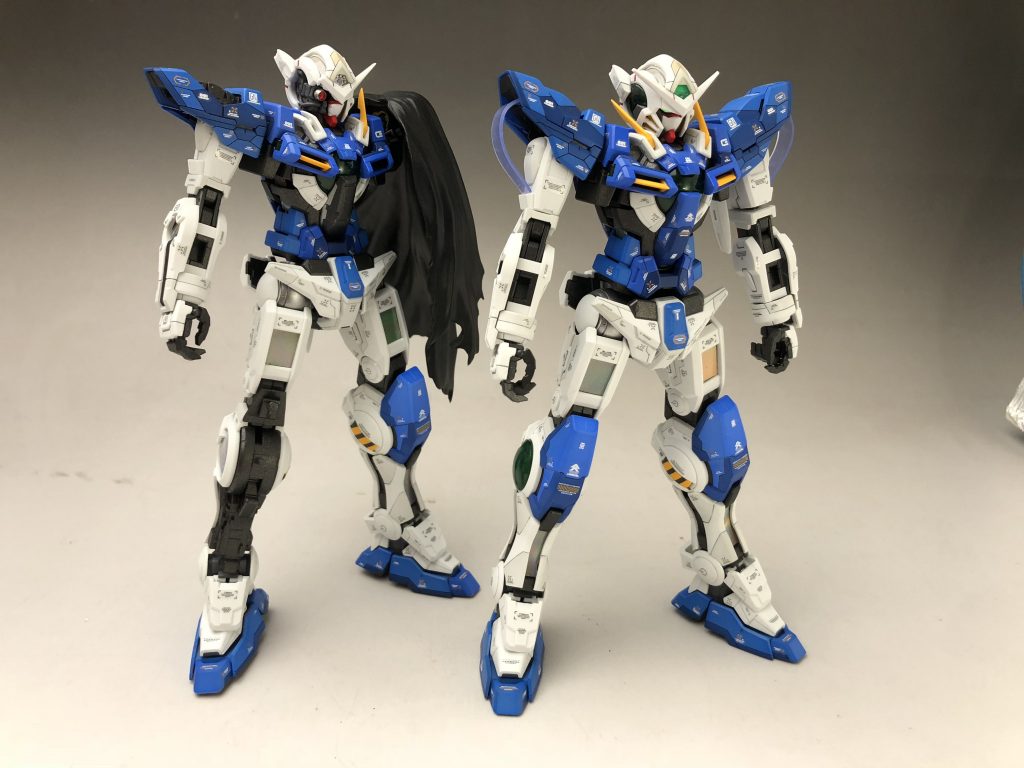 ブルーは2色調色し、モールドに沿って塗り分けました。
ホワイトパーツも薄グレーでモールドに沿って塗り分けています。
あまり、解りずらいですが、、。