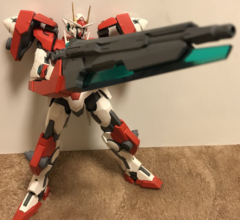 GNソードⅡブラスター
この機体の大型武装の一つ
クリアパーツ以外フレーム含めた塗装は同じです
構えるとデカさが際立つwww