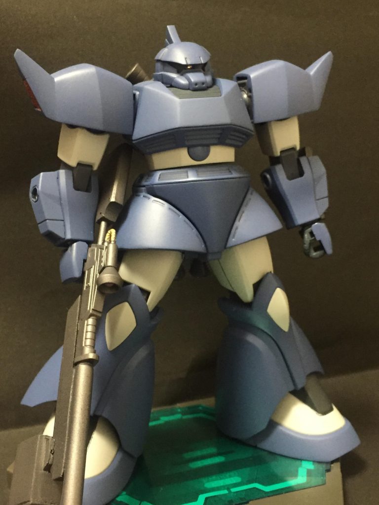 本機はゲルググMやゲルググJを製造するにあたっての試作機であり，ノーマルのゲルググをベースにして各種の装備が盛り込まれている．名前のUPはまんまアップデートであり，パイロット達の意見に応じてアップデートが行われている．