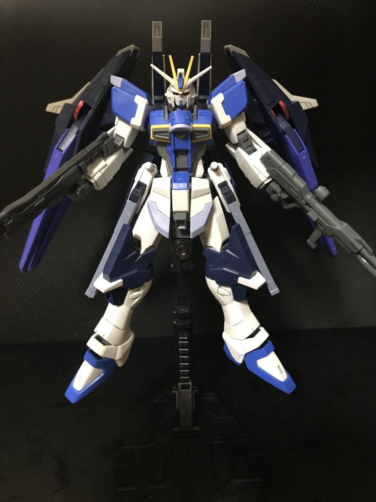 まず初めての投稿作品となったノーマルのリベルターインパルスです。ガンダムマーカー使って塗装を頑張りました。