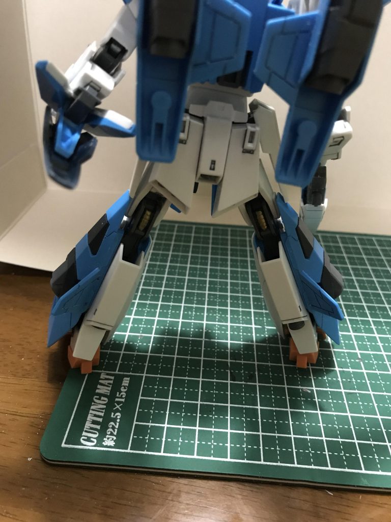 後ろ。膝裏の動力部？も塗り分けました。