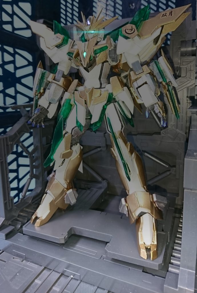 格納庫内でデジラマ風に アルティメットコンテナは雰囲気バッチリ