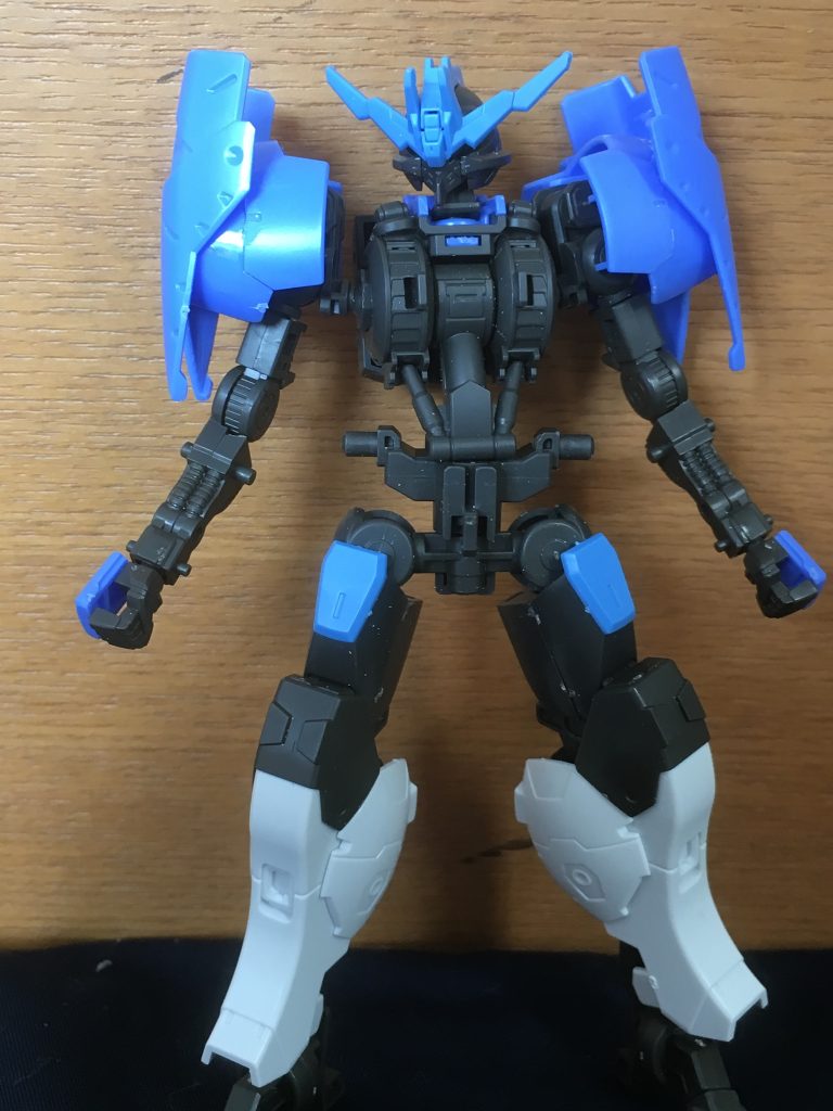 肩をアスタロトのサブナックルと肩で制作しました