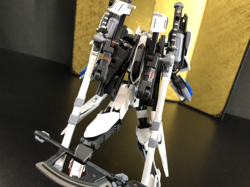 ソードメイスのマウントは尻尾っぽくしようとしました。