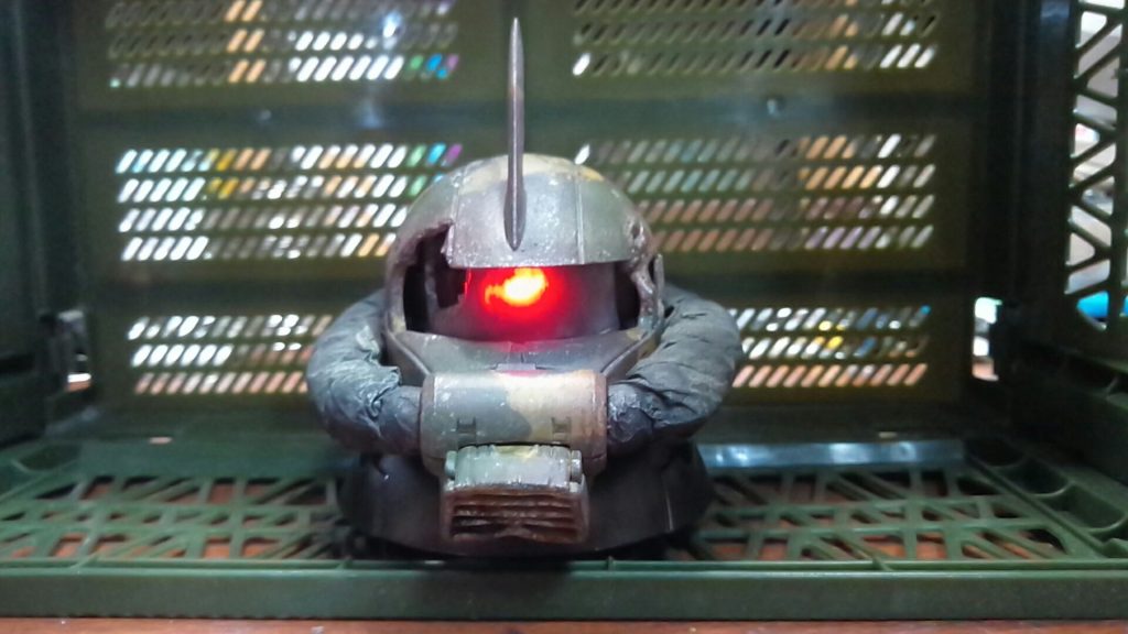 アンテナは小型化、動力パイプはティシュで作ったカバーを付けています。