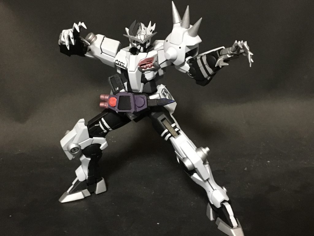 00ガンダムベースなので特徴的なあのポーズも難なくいけます