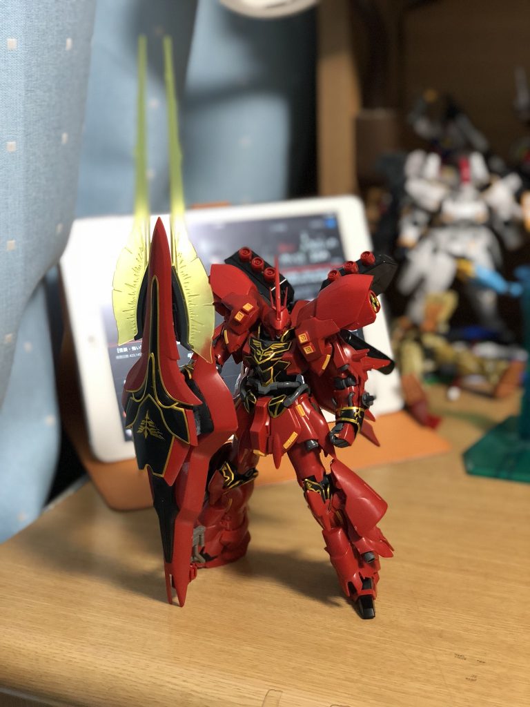 さらに反転させ、手に持つことによって「ランスモード」へ移行する。大型で取り回しにくいが、近接戦闘では圧倒的な破壊力を有する。