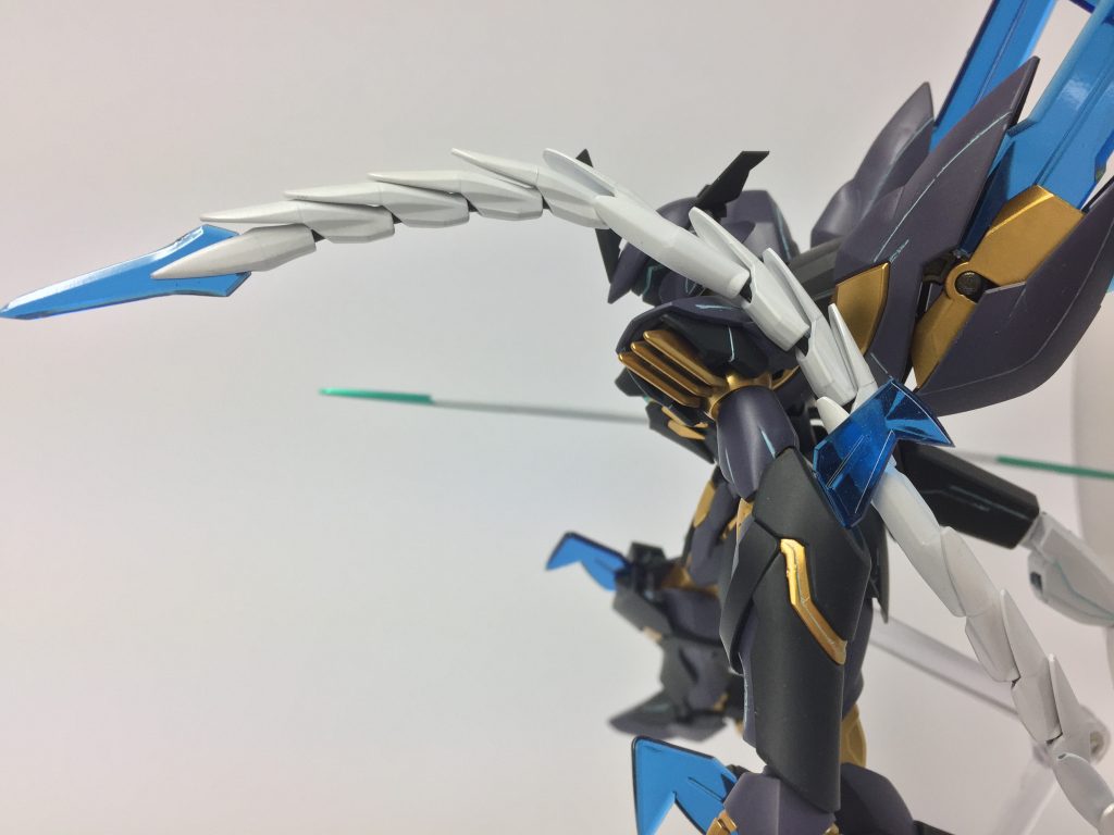 尻尾はよく動くけど、それでも自重では限界が…