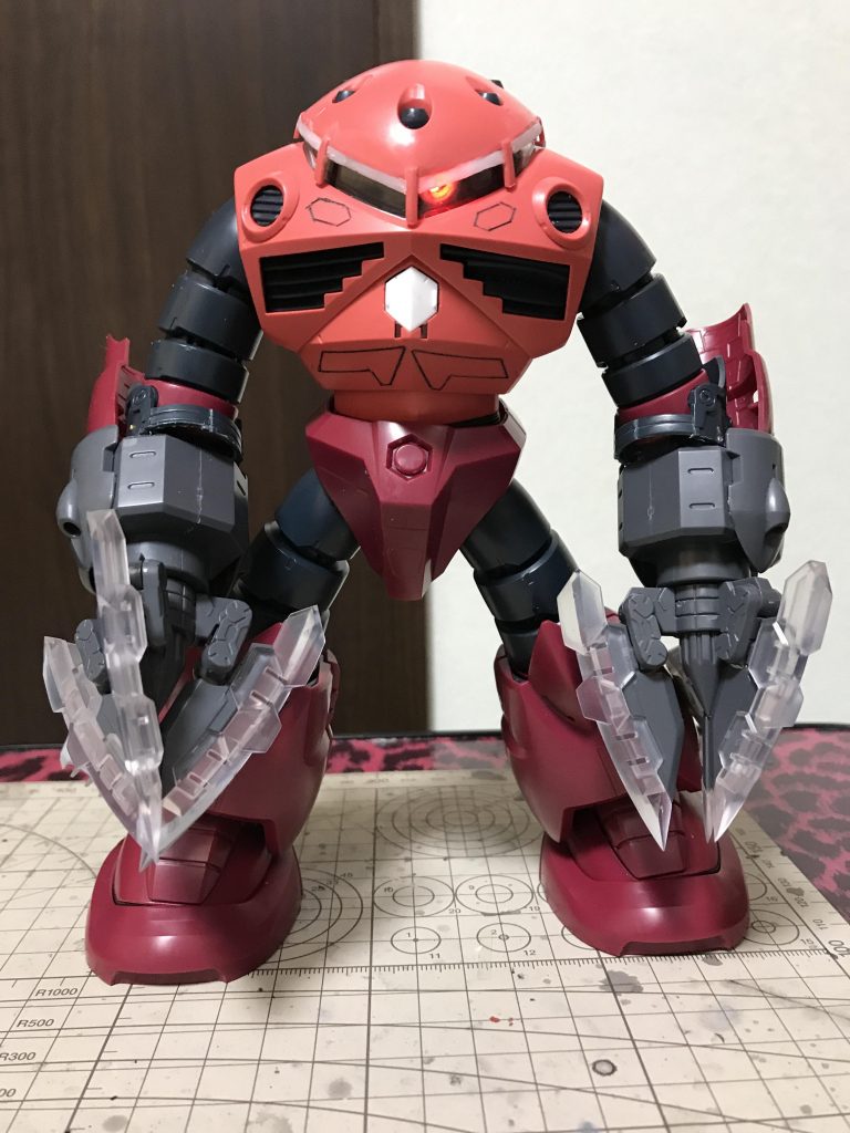 頭部加工、電飾化。