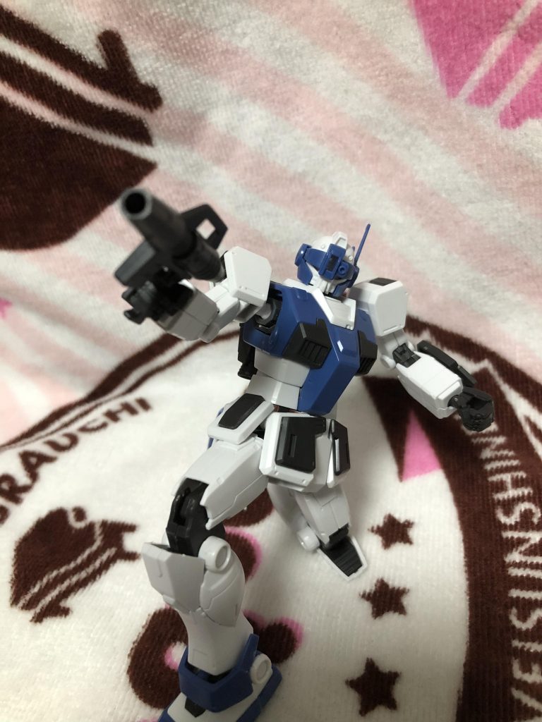 ビームスプレーガンは固定ダボがあり安定します。
頭部のバイザーは稼働