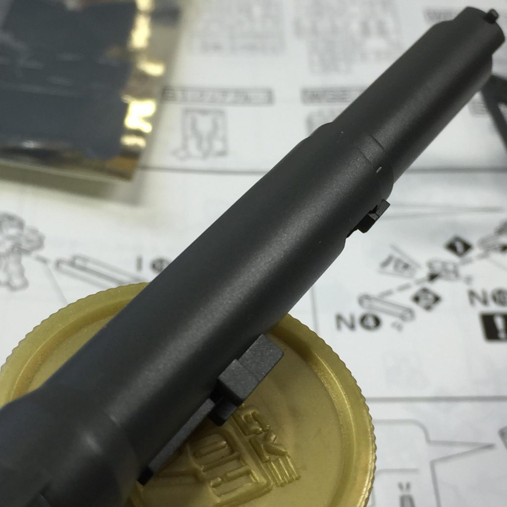 砲身のパーティングラインも念入りに消しました。